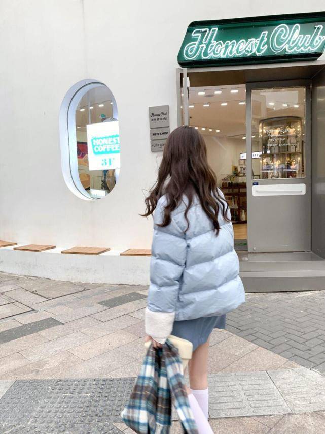整体 降温没“羽绒服”真不行，少女们都爱这4个款，青春洋溢又保暖