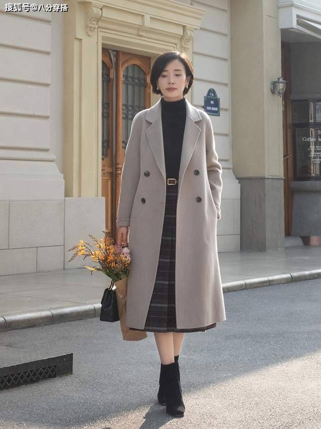 毛衣 大衣里面不要穿厚毛衣了,试试这些简约舒适的内搭,显瘦又时髦