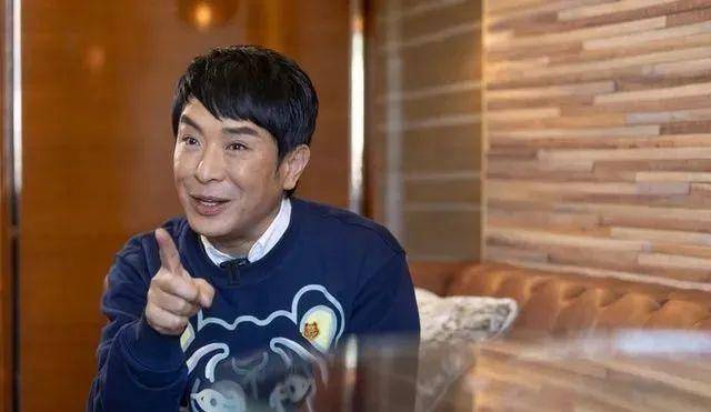 54岁男星重返TVB与“世仇”再相遇：我欠她一个道歉