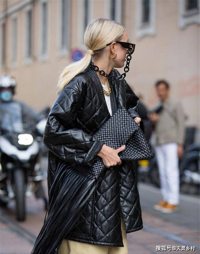 腰带 别再跟风加拿大鹅了，今冬流行的还有绗缝棉衣，4个技巧远离土气