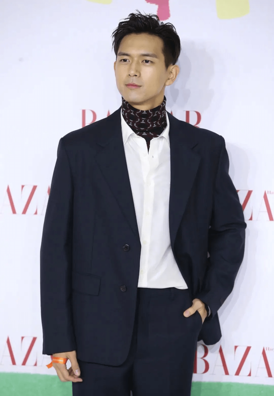 鱼尾 芭莎红毯:宋茜好惊喜、杨颖这次没得说,周笔畅和杨幂穿了个啥?