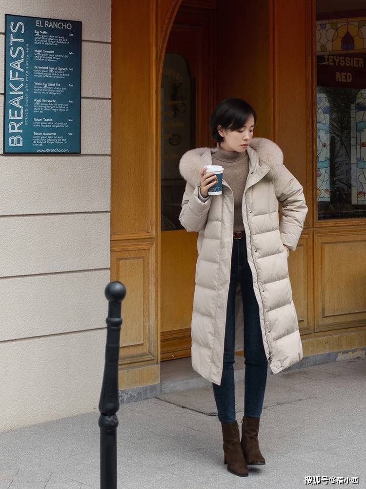 整体 冬季穿羽绒服不怕冷，选这5款就够了，配毛衣、牛仔裤时髦又洋气