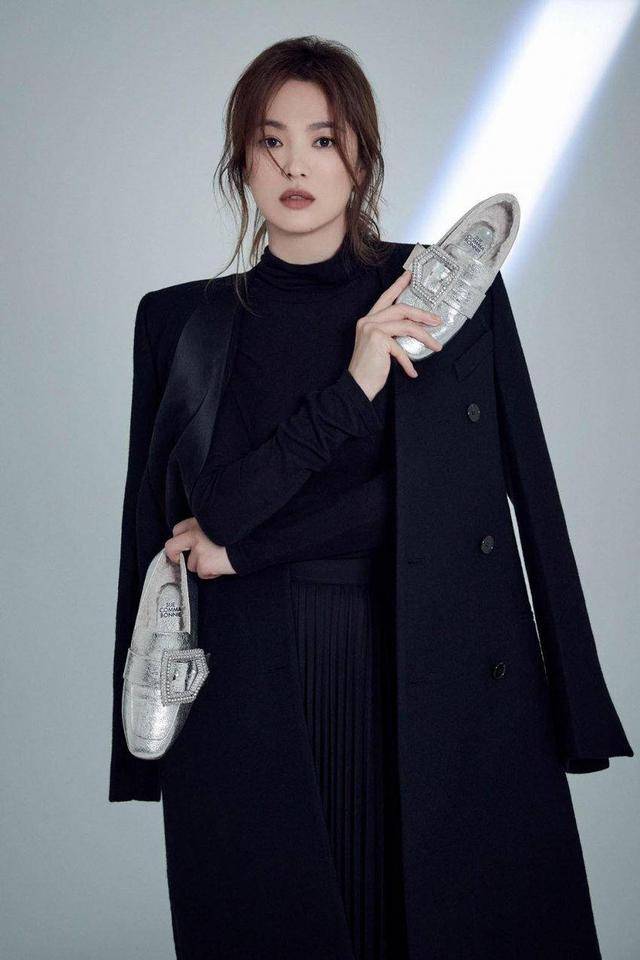 灯芯绒 宋慧乔准备的这三款过冬单品,可以复制到生活中,不论高矮都能穿