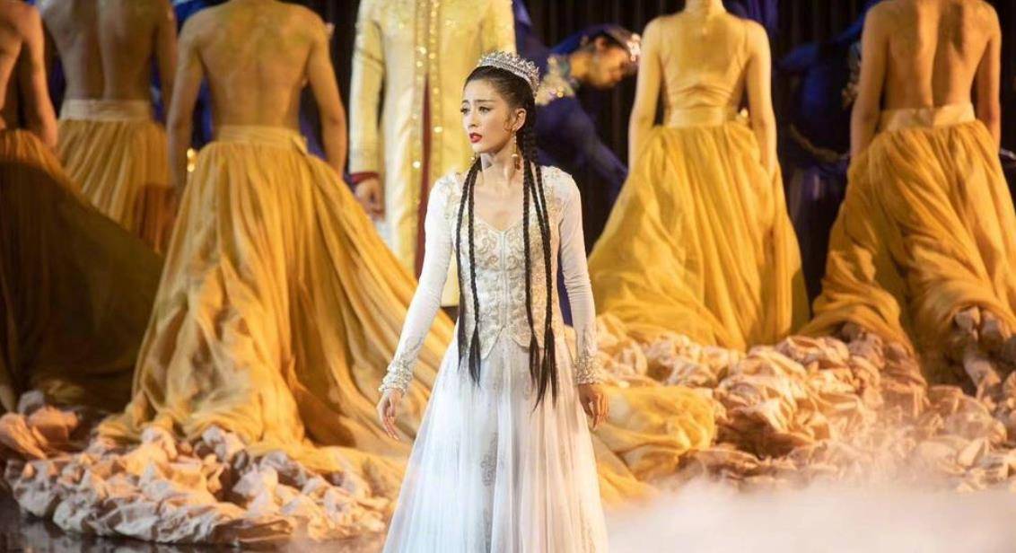 什么一脸苦相的佟丽娅，是从什么时候逆袭变美的？