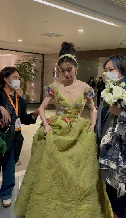 杨颖 芭莎慈善夜,哪位女明星才是真正的生图抗打者?