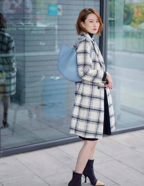 黑色 冬天穿格纹大衣，该如何搭配？4组配色示范，既显高级又十分耐看