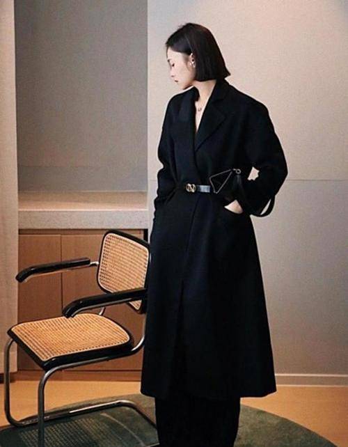 浅色 长大衣+阔腿裤,优雅高级,谁穿谁美