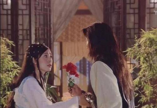 白甜|重温《水月洞天》，才发现，尹天雪才是世家大小姐人设天花板