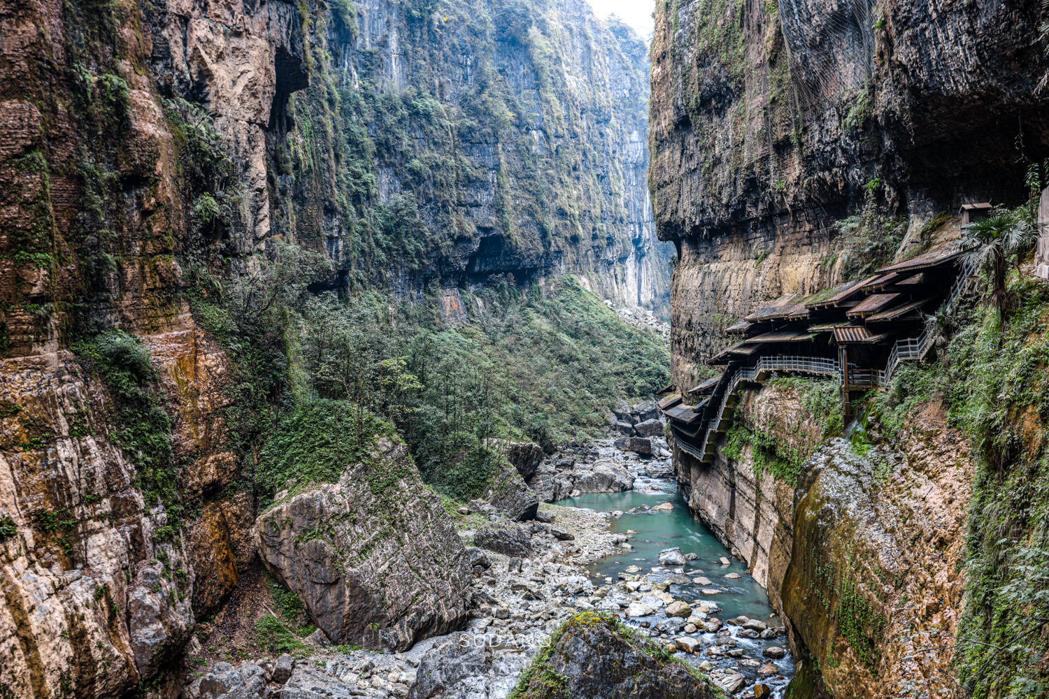 原创恩施大峡谷“一炷香”，美国CNN评：它是中国最美的40个景点之一