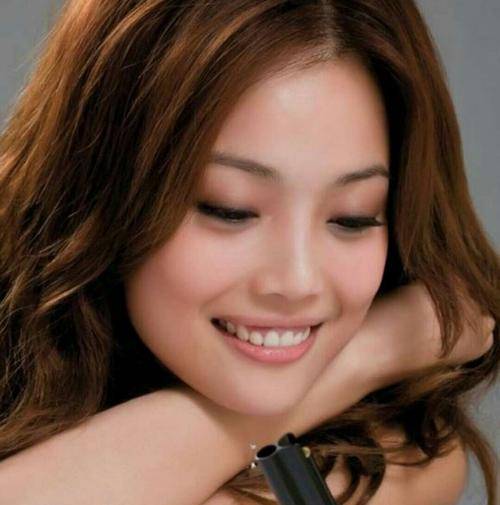 才是真为什么有的人自拍好看合照却很丑？“合照美才是真的美”有道理吗