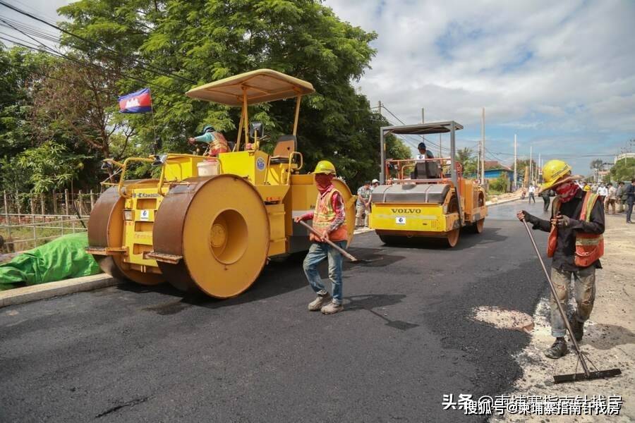 柬埔寨暹粒38条道路建设已完成约90%