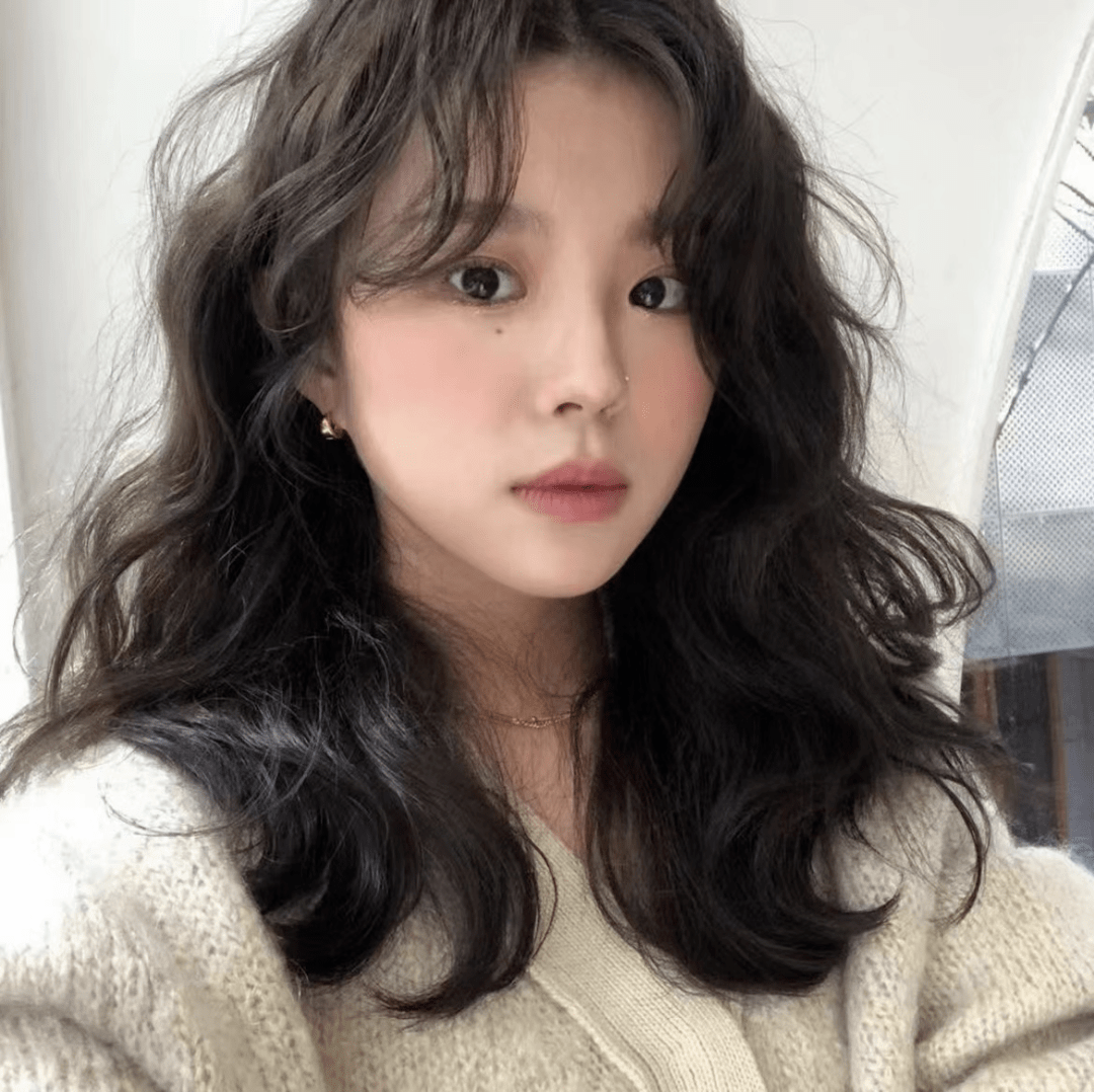八卦爆料女星杨幂短发撞脸易烊千玺？！网友：这也太辣眼了吧！