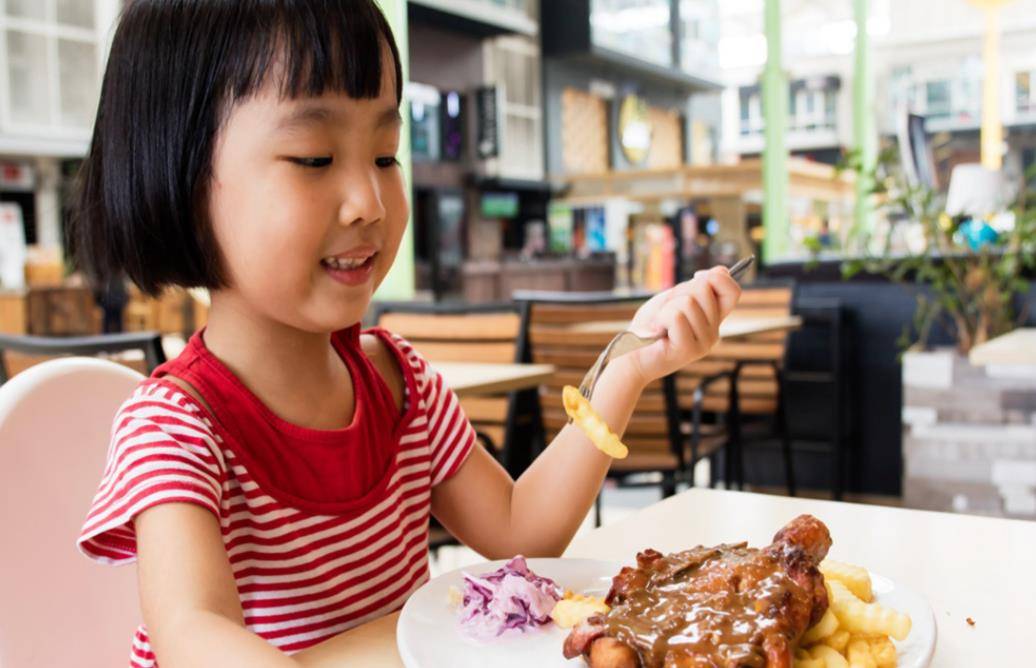 空腹|宁可让孩子早上空腹，这3种早饭也不要给娃吃，有害无益