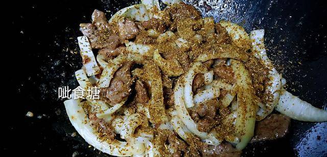 在家怎样炒孜然羊肉好吃 c4c1f710cb4f4fe697eb8263bf26a11e.jpeg