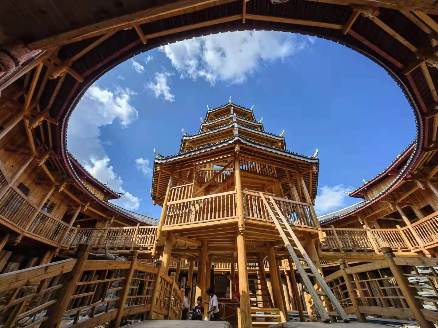 花瑶"神木楼",古昆仑山上"建木"之