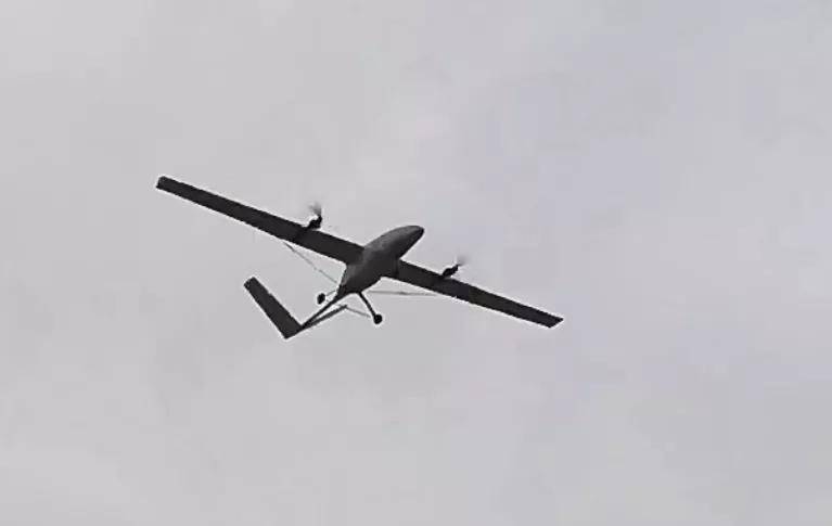 西安航空学院自主研发设计的“三文鱼”无人机试飞成功