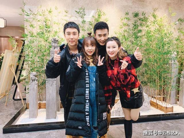 23岁齐如意涂红唇打扮靓丽,晒照少女感抢镜_田成仁