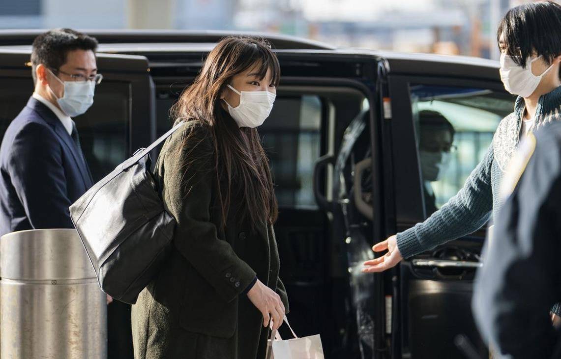 原创小室圭家庭地位高阔步走在真子公主前面婚后不受宫廷规矩约束