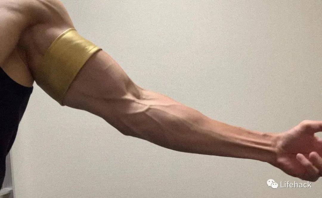 身材|天呐，这位小哥的三围太极品了