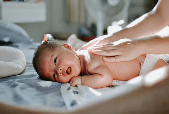 婴儿几个月可以学抬头 caeba39b24a642b5a44d55adfb0b675f.png