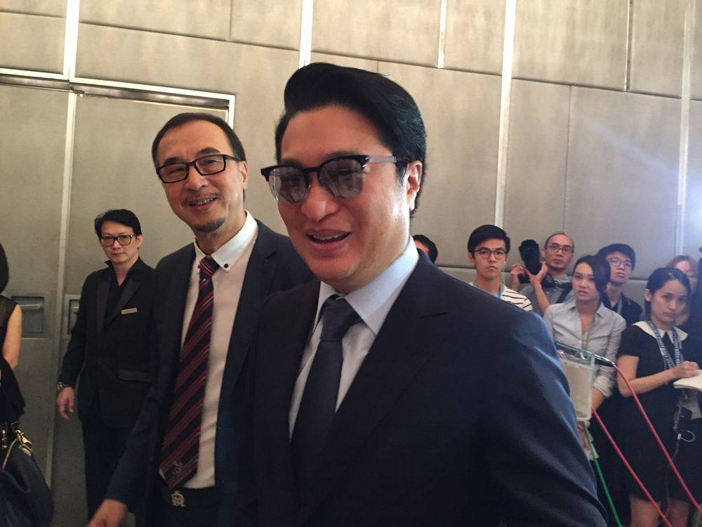 每年可以收租60亿,还有坐拥46650亩地皮,他才是香港的隐形首富_李家诚