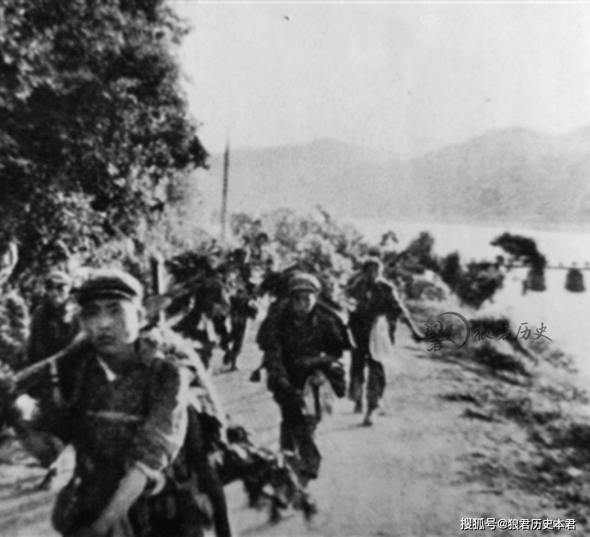 中国人民志愿军第二十军是几兵团 e636b14f704b42bd92bc065e9734df49.jpeg