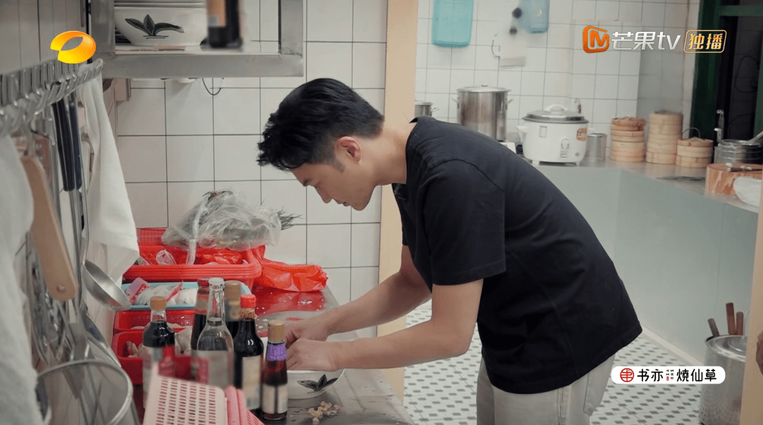 陈小春|《大湾仔的夜》开黑店？张智霖喊话要挣100万，观众反应出人意料