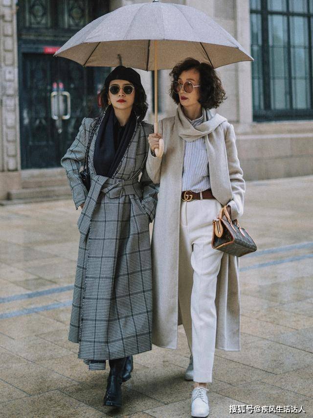 学三木 50岁女人要远离“大妈式穿搭”，学三木妈妈用穿搭诠释美丽，高级