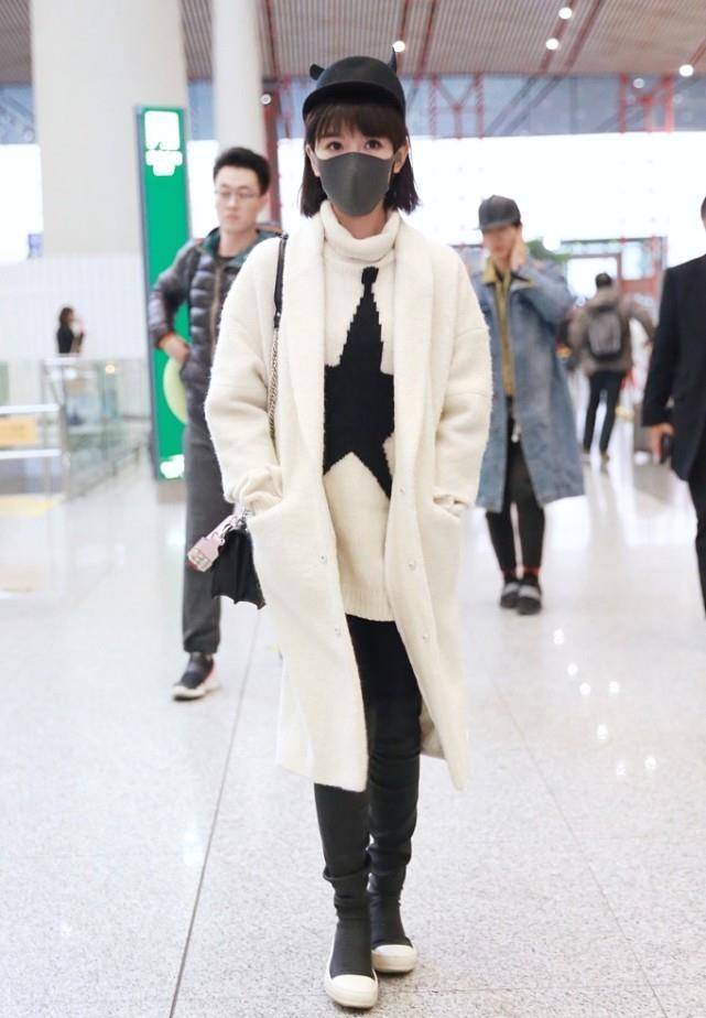 感觉 常见的大衣咋能穿出气质？毛晓彤的技巧值得借鉴，让你变得不普通