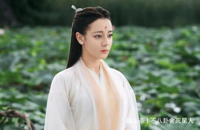 女神5位高颜值女神，一穿上古装就违和，远离古装是最正确的决定