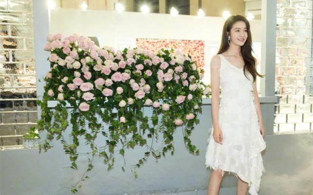 张雪迎 张雪迎这次裤子穿对了，网友：显腿长！