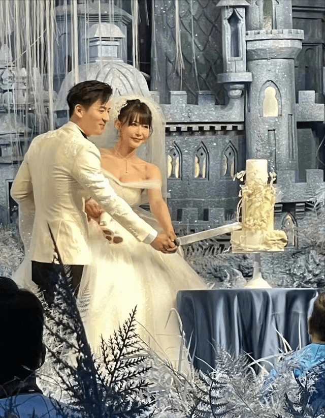 34岁魏千翔婚礼现场曝光,半岁女儿超呆萌_姜妍
