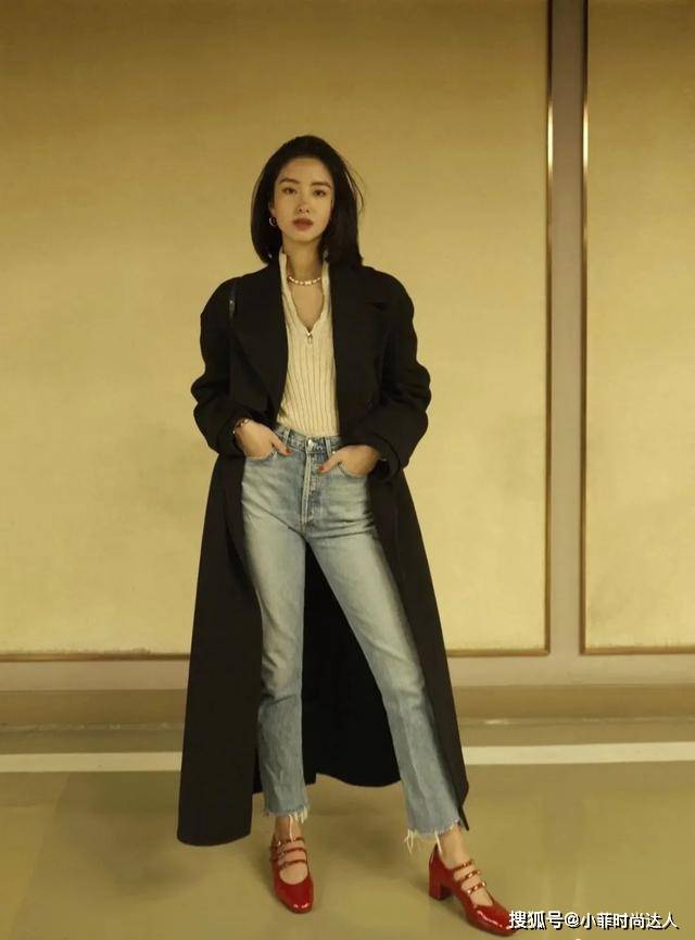 经验教程 今年不仅是流行复古穿搭，配饰上也在复古回潮，经典高级不挑人！