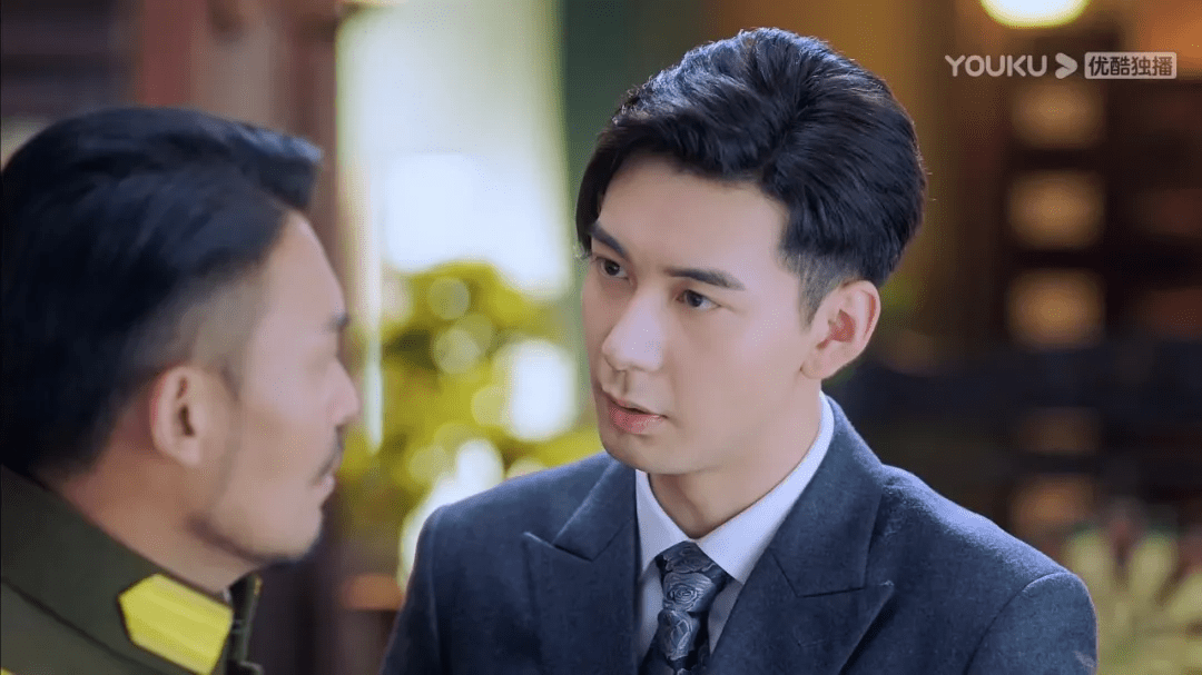 职场|《夜色暗涌时》:男帅女美还不尬的剧情,大家追起来了吗?