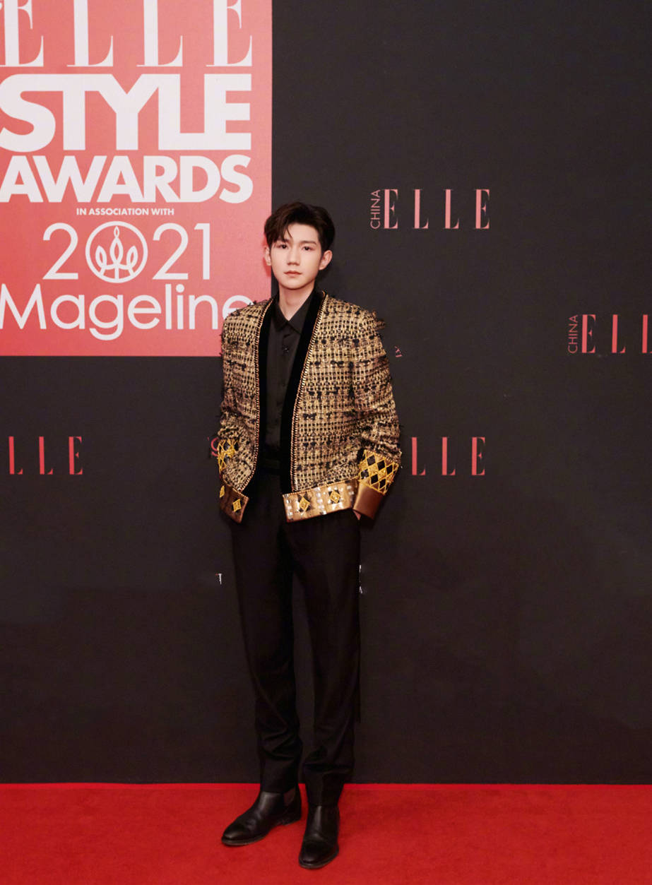 时装 75位明星的ELLE时装造型,王源、热巴,关晓彤,身心造型惹人爱