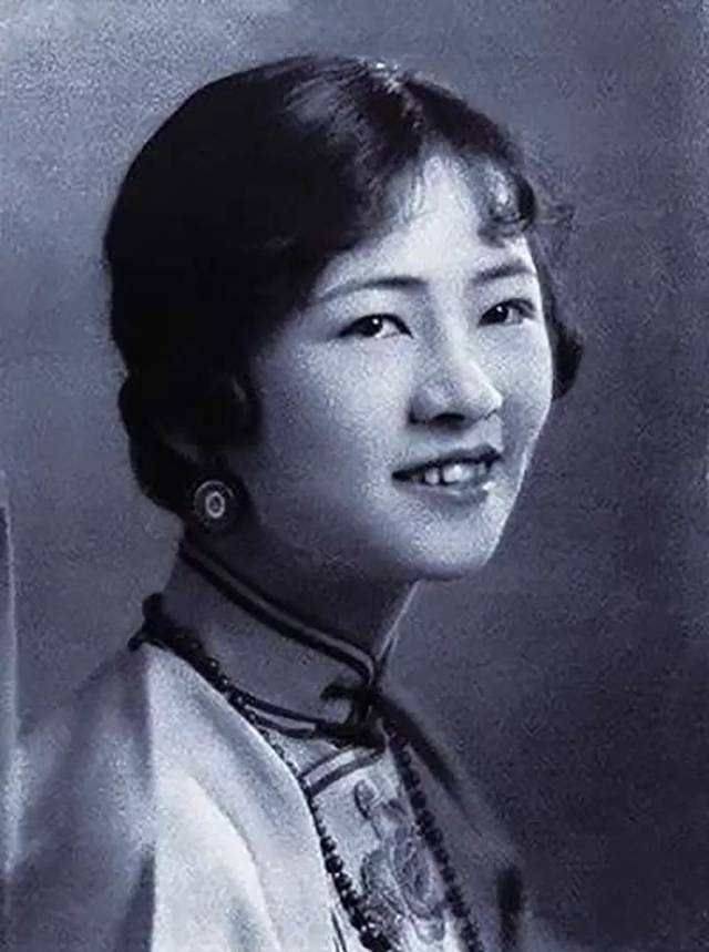 显得 都快一个世纪了，那些年林徽因穿过的“大衣”，到现在依然时髦