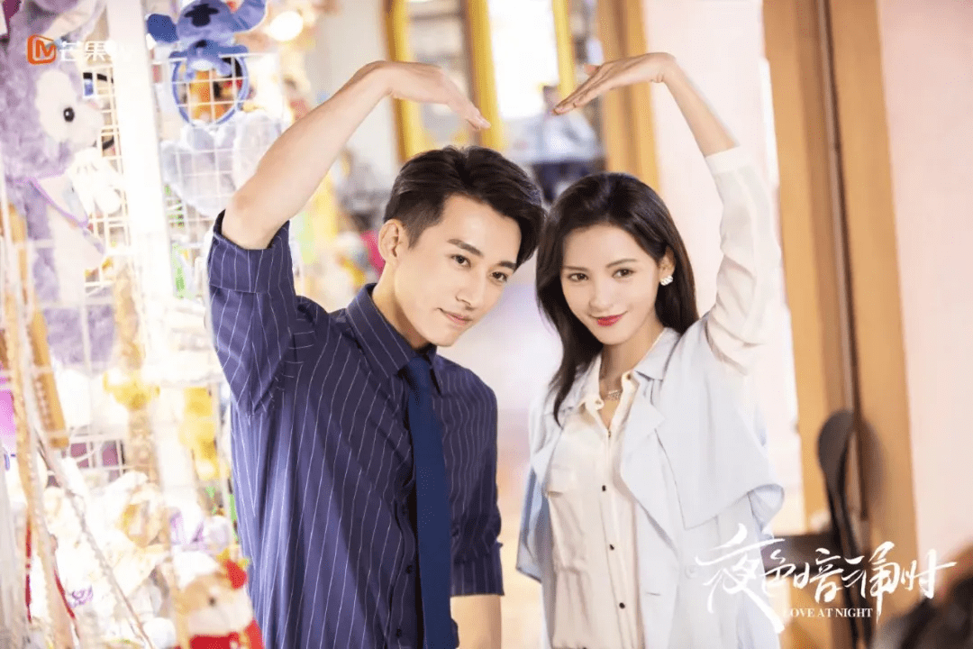 职场|《夜色暗涌时》：男帅女美还不尬的剧情，大家追起来了吗？