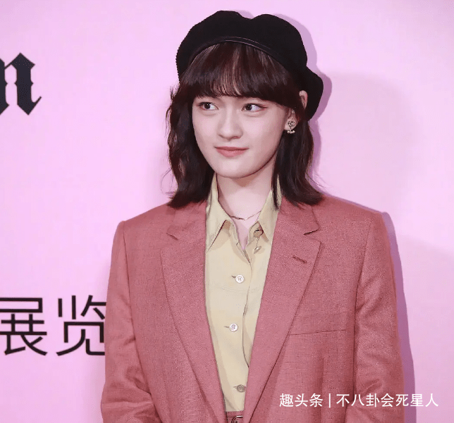 身材 红毯刺激战场！张柏芝红裙压阵，张天爱镂空裙，倪妮裹严实也不输