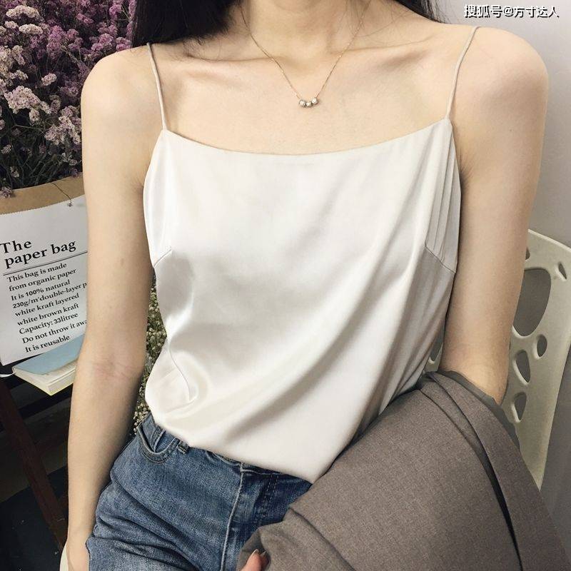 上衣 西裤可以说是时髦宝藏单品，拉腿藏肉百搭样样行。