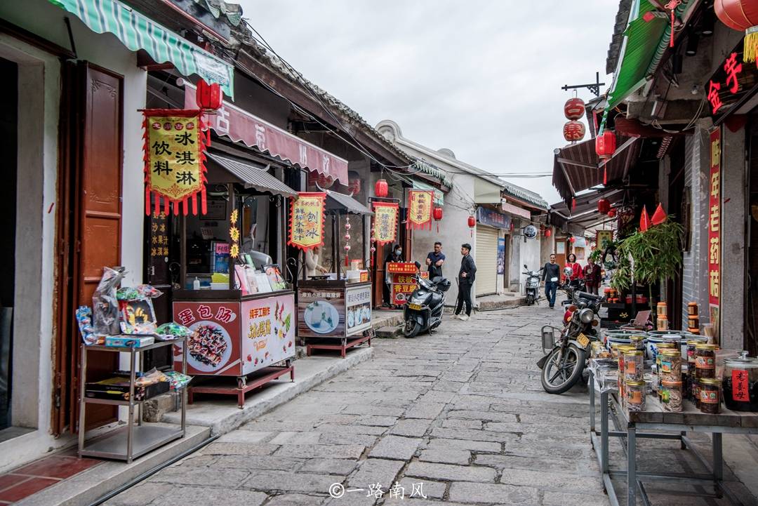 广东“小潮州城”，曾经比汕头更繁荣，寨内还有一条“龙脉”