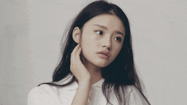 样子林允怎么了？才刚过22岁却瘦到撞脸奚梦瑶！胶原蛋白流失太严重了