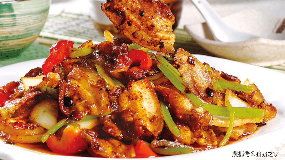 餐馆炒的回锅肉为什么那么好吃方法很简单肉片干香肥而不腻