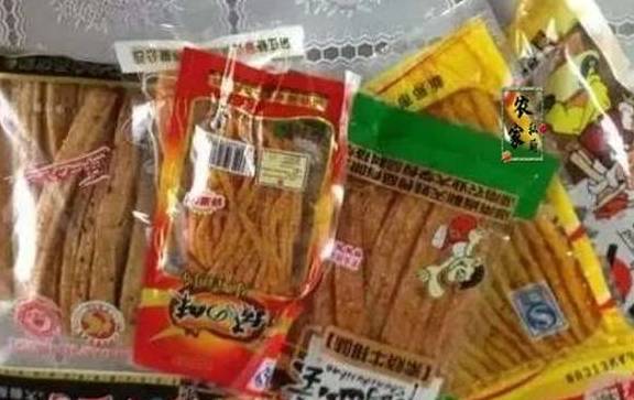 食品|孩子爱不释手的5种零食，看着干净，其实很“脏”，爱吃也别买！
