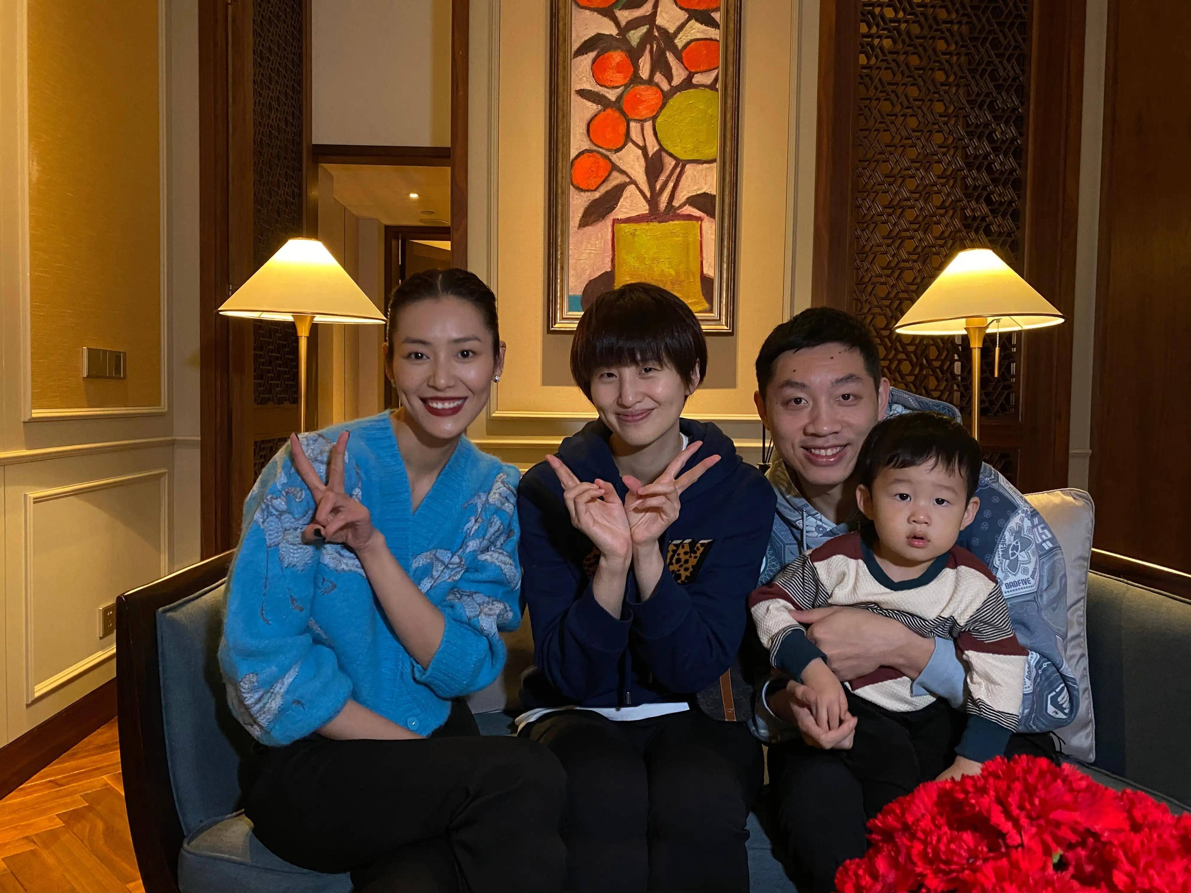 马龙从南忙到北,许昕拖家带口探班刘雯并定约,不知小枣在忙啥!_刘诗雯