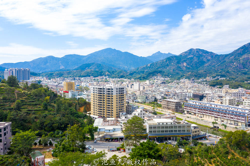 凤凰|潮州“刘胡兰”，12岁当交通员送情报，牺牲时年仅16岁