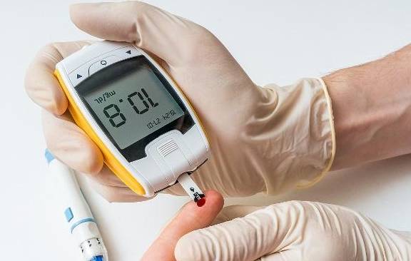 进行|患糖尿病4年，停药2年，现在血糖值恢复正常，他是如何做到的？