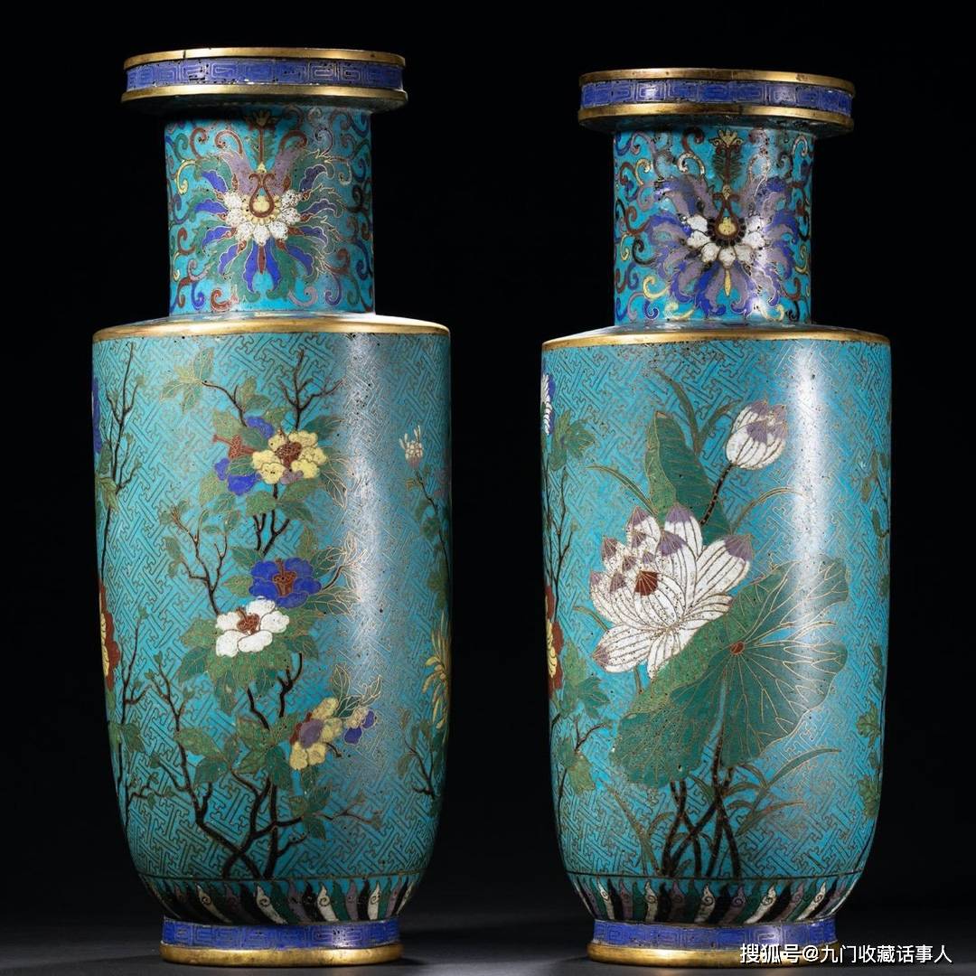 清代 铜胎掐丝珐琅四季花卉纹棒槌瓶(一对)