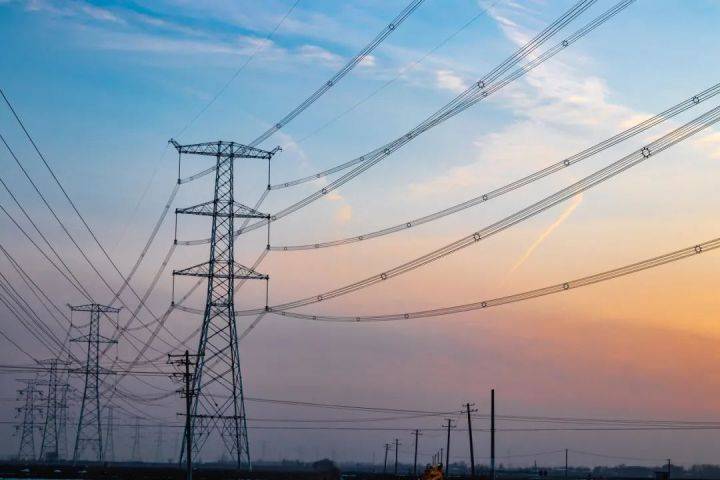 光伏储能实证实验平台运行：光伏能源为何备受青睐？（附太阳能镀膜技术详解）