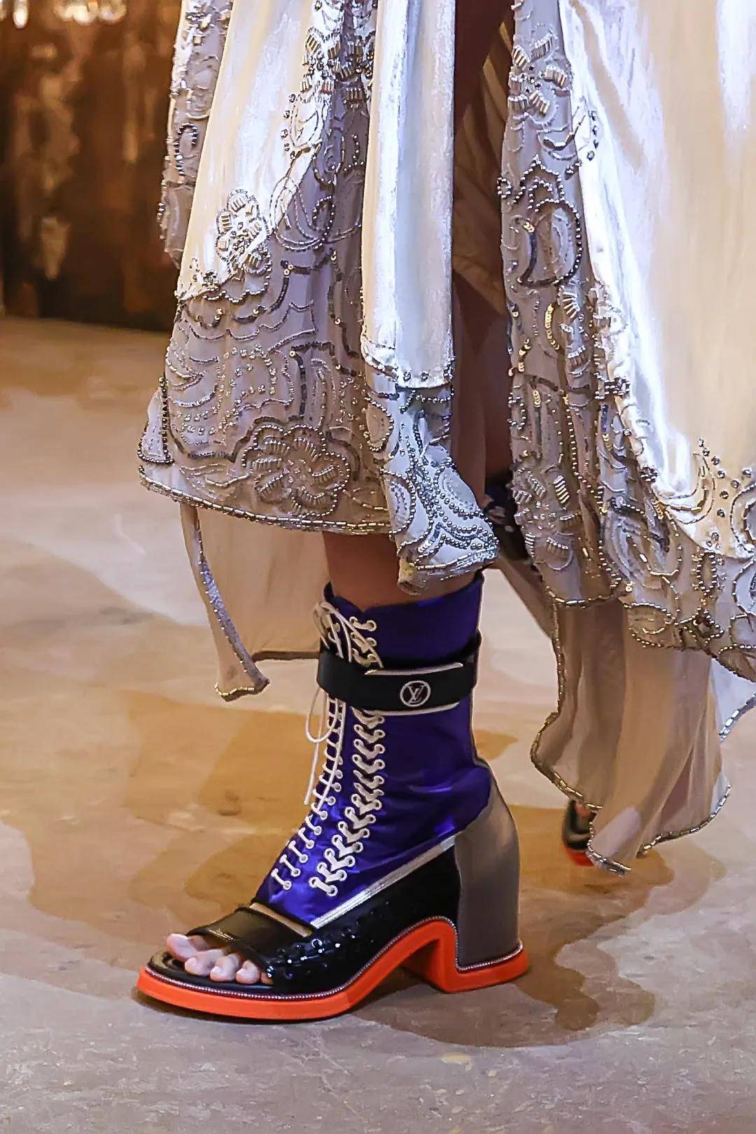 Vuitton 路易威登运1200盏华灯来上海办舞会,章子怡刘嘉玲舒淇全来了!