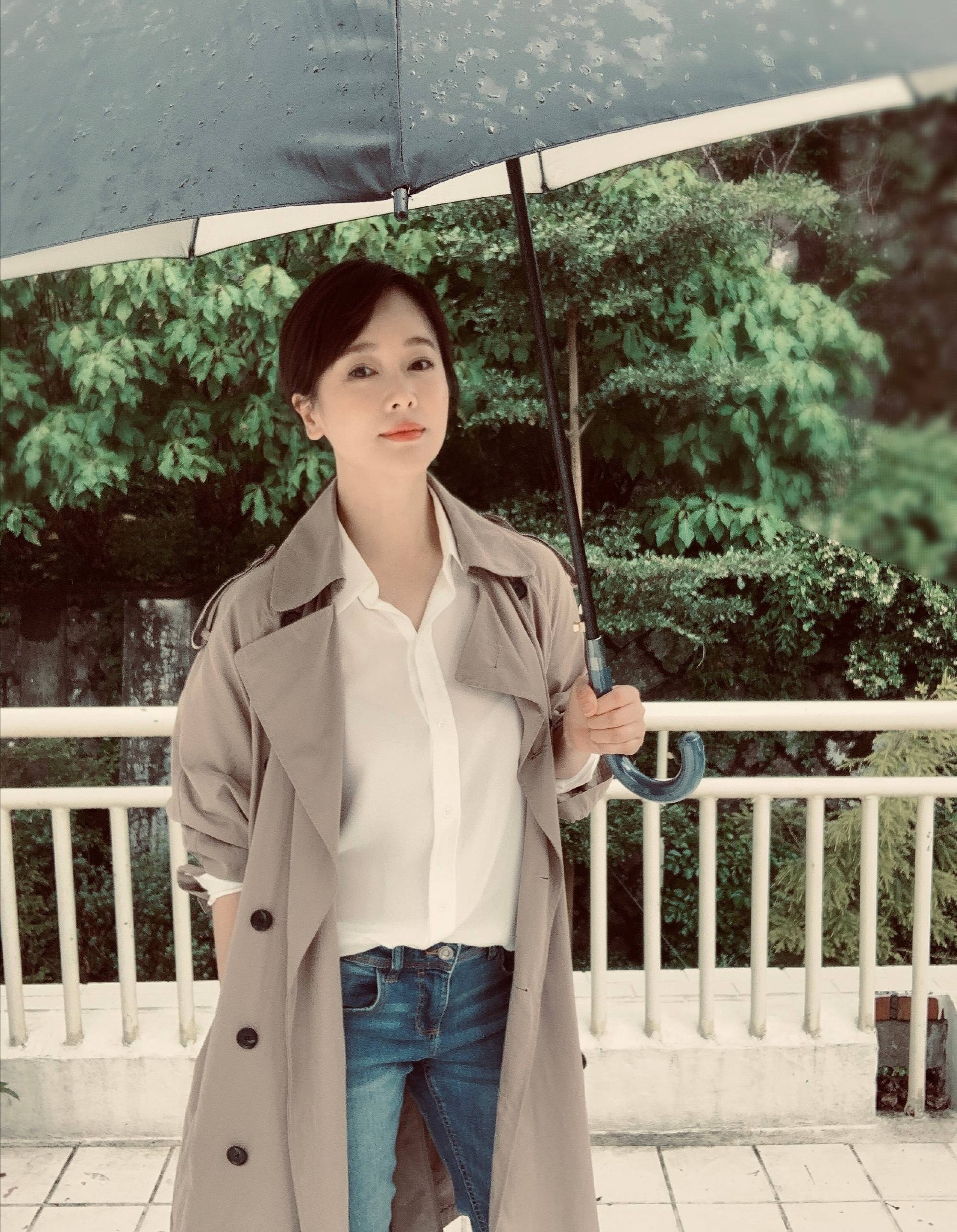 原创左小青长得美还会穿内搭衣服才是亮点